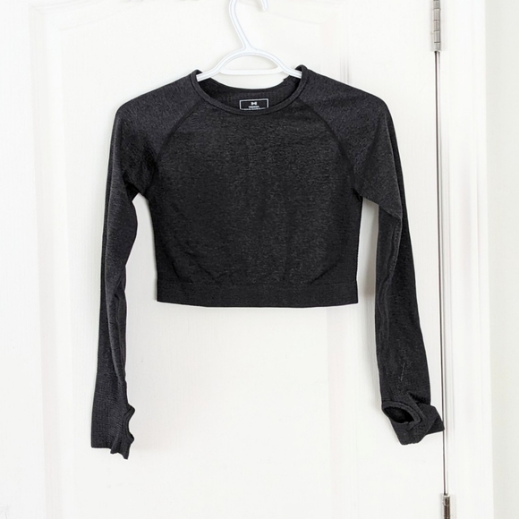 SEAMLESS compression crop top long sleeve dark grey size Medium @L - Picture 4 of 5